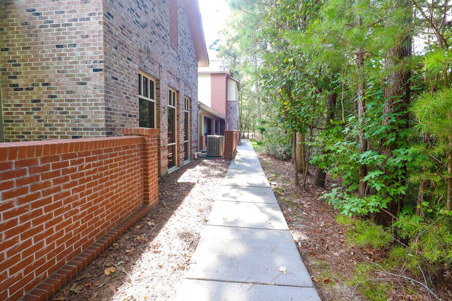 More Photos Of 901 Old Trolley Rd, Summerville Medical For Lease