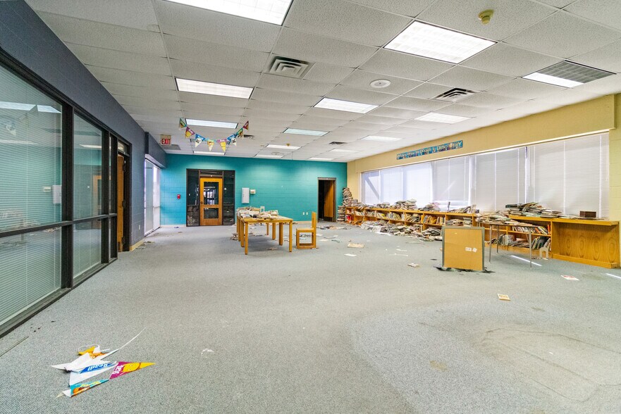 More Photos Of 214 N School St, Winfield Light Distribution For Sale