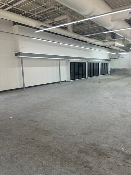 More Photos Of 207 Cambridge St, Burlington Warehouse For Lease
