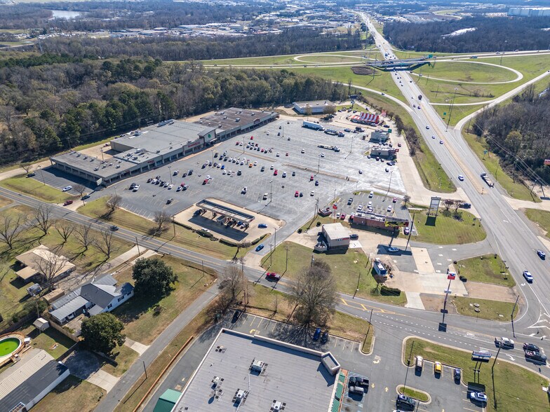 More Photos Of 3000 N Market St, Shreveport General Retail For Sale