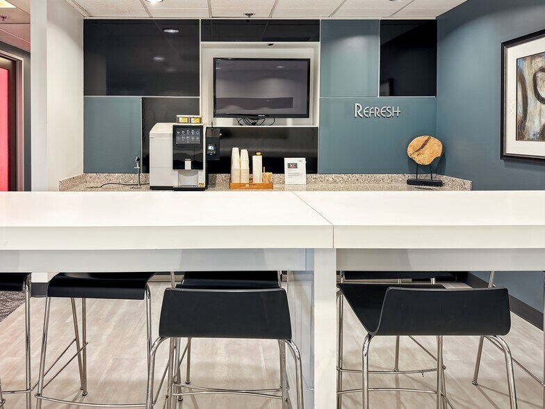 More Photos Of 3281 E Guasti Rd, Ontario Coworking Space