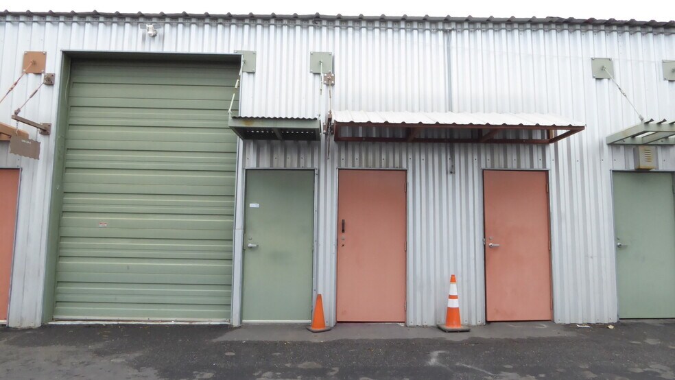More Photos Of 555 Spring Rd, Moorpark Manufacturing For Lease