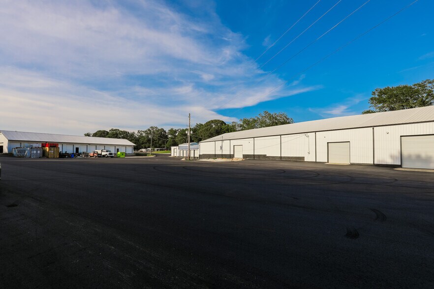 More Photos Of 5 Haynie St, Newnan Warehouse For Lease