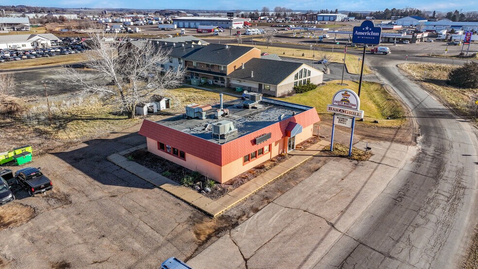 More Photos Of 6220 Texaco Dr, Eau Claire Restaurant For Sale