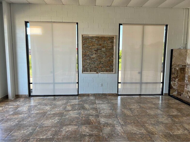 More Photos Of 13939 Westheimer Rd, Houston Flex For Sale