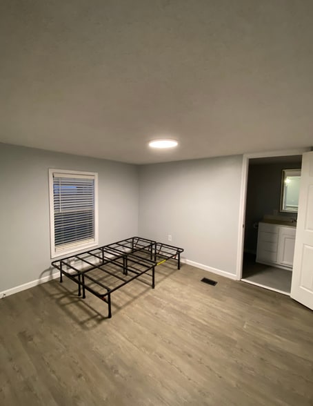 More Photos Of 128 Sandy Springs Ln, Lexington Manufactured Housing Mobile Home Park For Sale