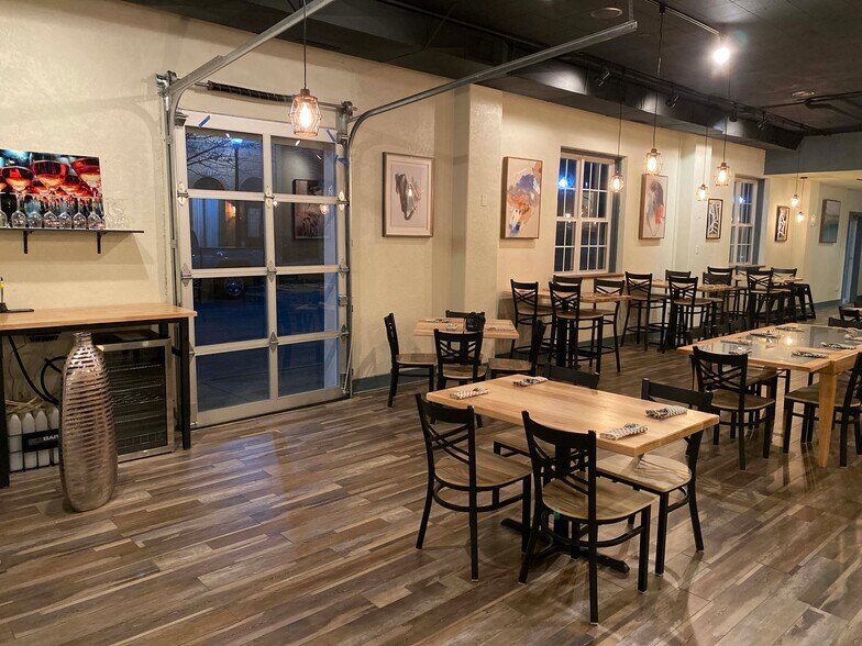 More Photos Of 501 Main St, Belton Storefront For Sale