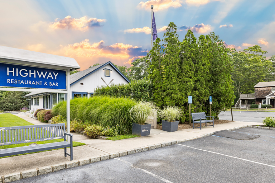 Primary Photo Of 290 Montauk Hwy, East Hampton Restaurant For Sale