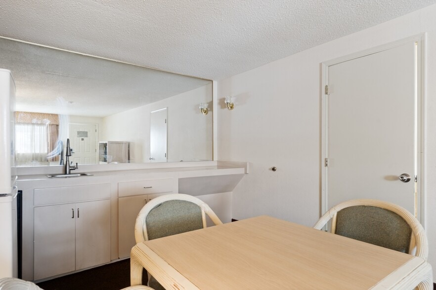 More Photos Of 1530 Cleveland Rd, Sandusky Hotel For Sale