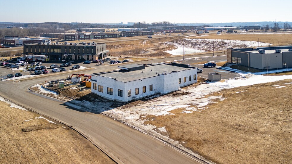 More Photos Of 3671 Sarah Pl NW, Rochester Office For Lease