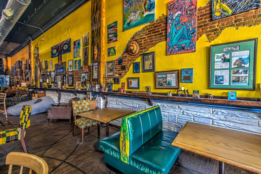 More Photos Of 305 8th St, Augusta Freestanding For Lease