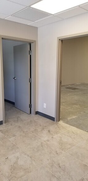 More Photos Of 1681-1687 Benchmark Ave, Fort Myers Warehouse For Lease