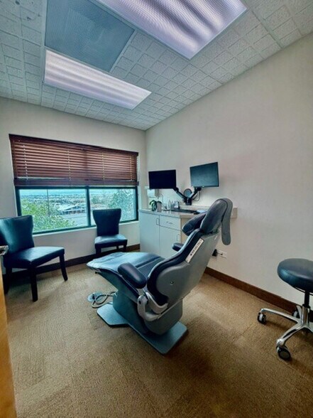 More Photos Of 10219 S Parkglenn Way, Parker Office For Sale