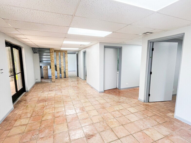 More Photos Of 14732 Bulverde Rd, San Antonio Warehouse For Lease