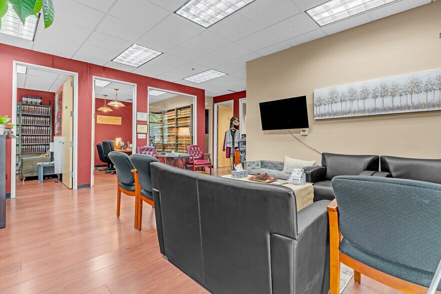 More Photos Of 1930 Del Paso Rd, Sacramento Medical For Sale