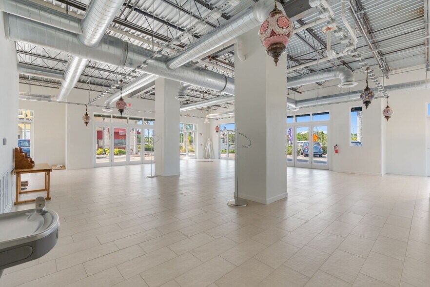 More Photos Of 3976 Destination Dr, Osprey Storefront For Sale