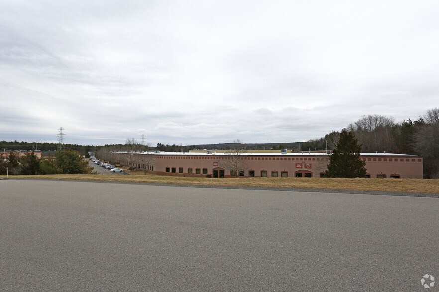 More Photos Of 24 Walpole Park S, Walpole Warehouse For Lease