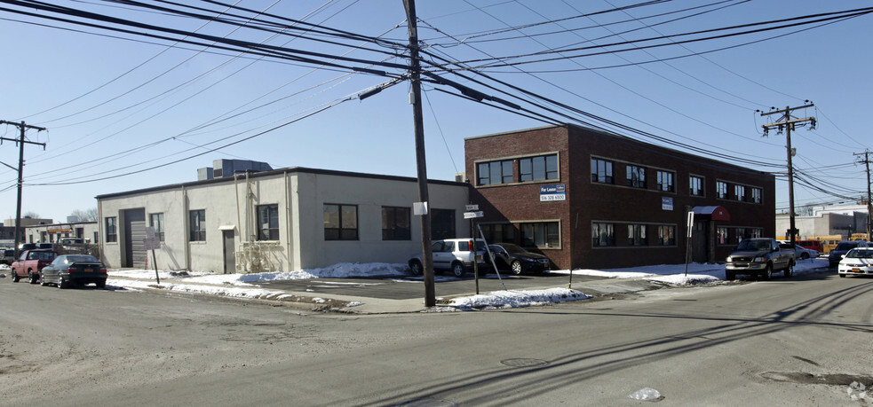 Primary Photo Of 75 Rushmore St, Westbury Warehouse For Sale