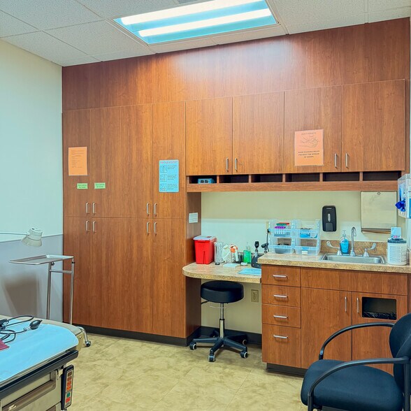 More Photos Of 1200 NE 48th Ave, Hillsboro Medical For Sale