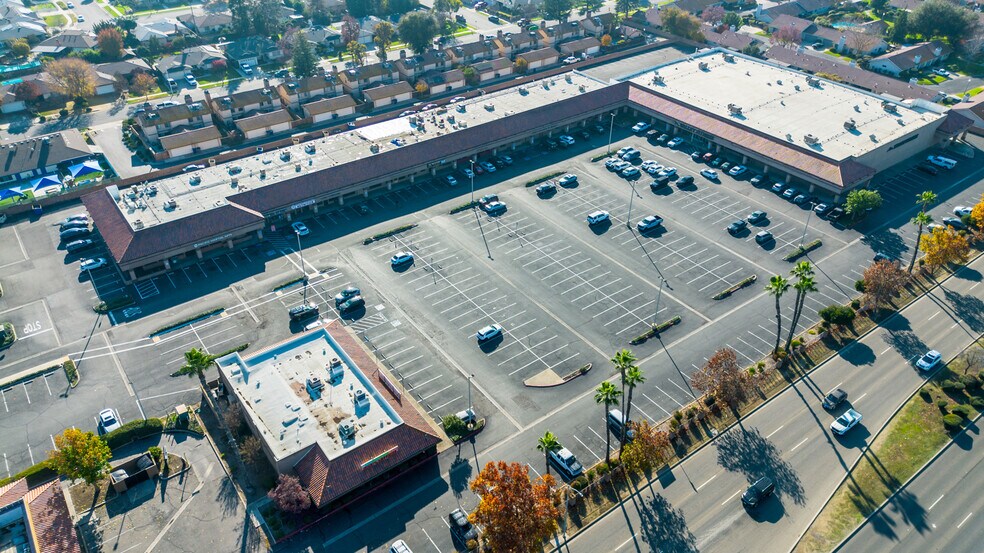 More Photos Of 6767 N 1st St, Fresno Fast Food For Sale