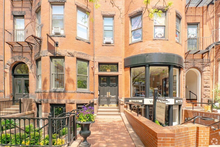 More Photos Of 299 Newbury St, Boston Apartments For Lease