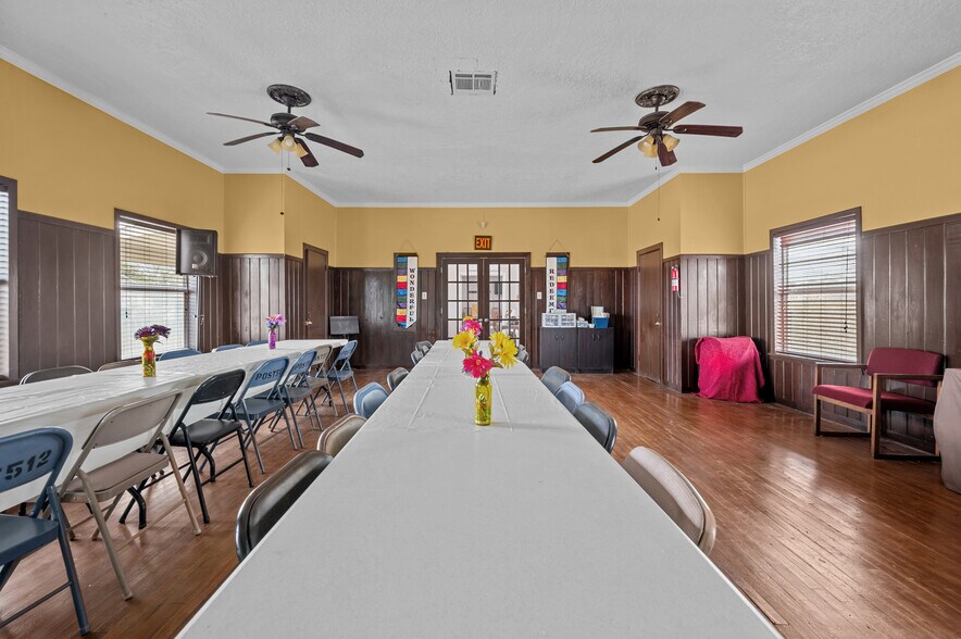 More Photos Of 1208 W Clayton St, Dayton Medical For Sale
