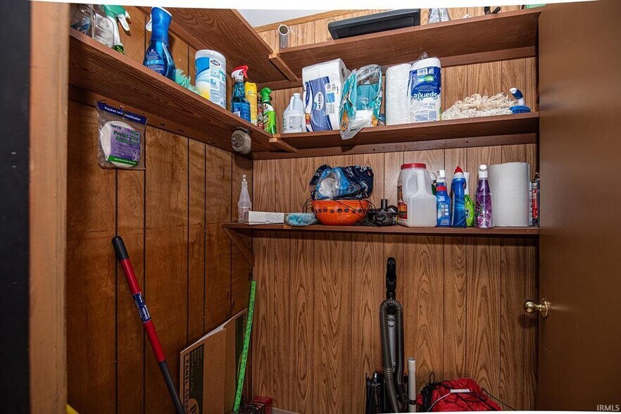 More Photos Of 1985 S Old US 41, Vincennes Industrial For Sale