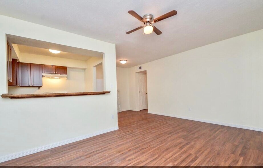 More Photos Of 122 E Crosstimbers St, Houston Apartments For Sale