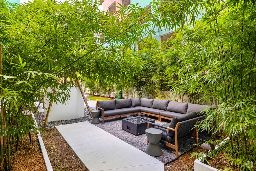 More Photos Of 2585 Spruce Ave, West Palm Beach Apartments For Lease