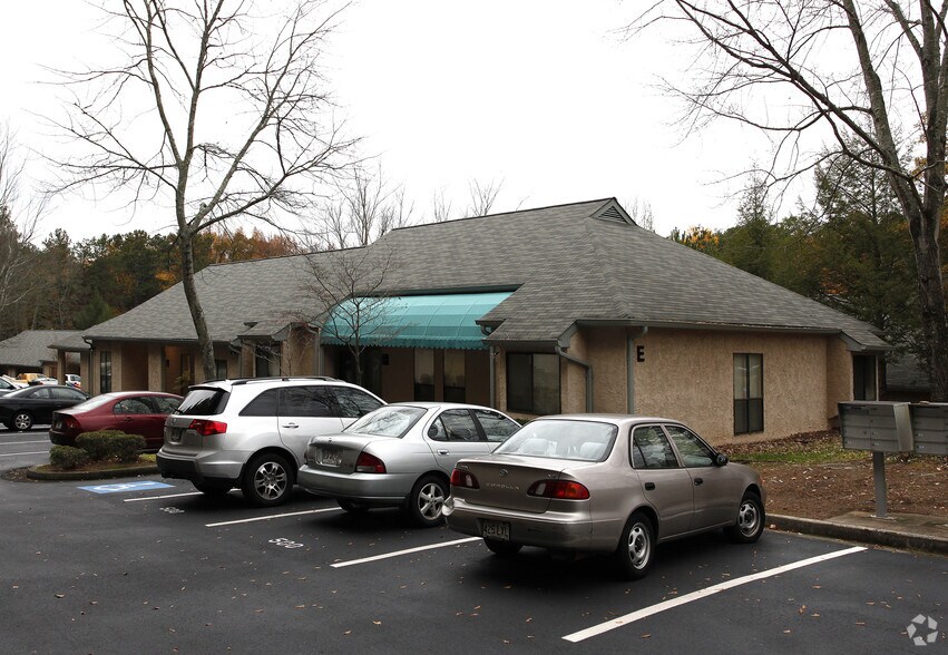 More Photos Of 875 Old Roswell Rd, Roswell Office For Lease