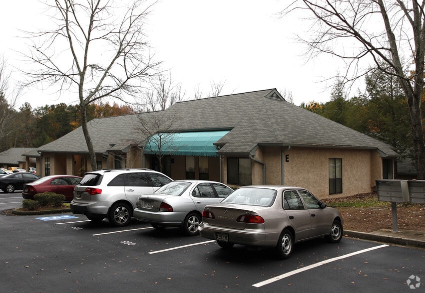 More Photos Of 875 Old Roswell Rd, Roswell Office For Sale