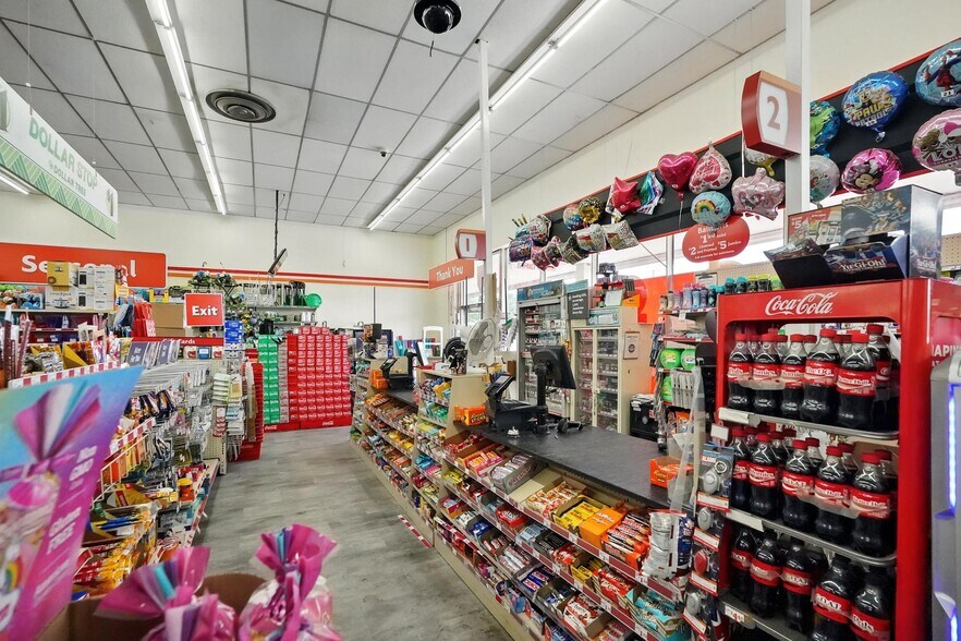 More Photos Of 500-511 E Broadway St, Sweetwater Storefront For Sale