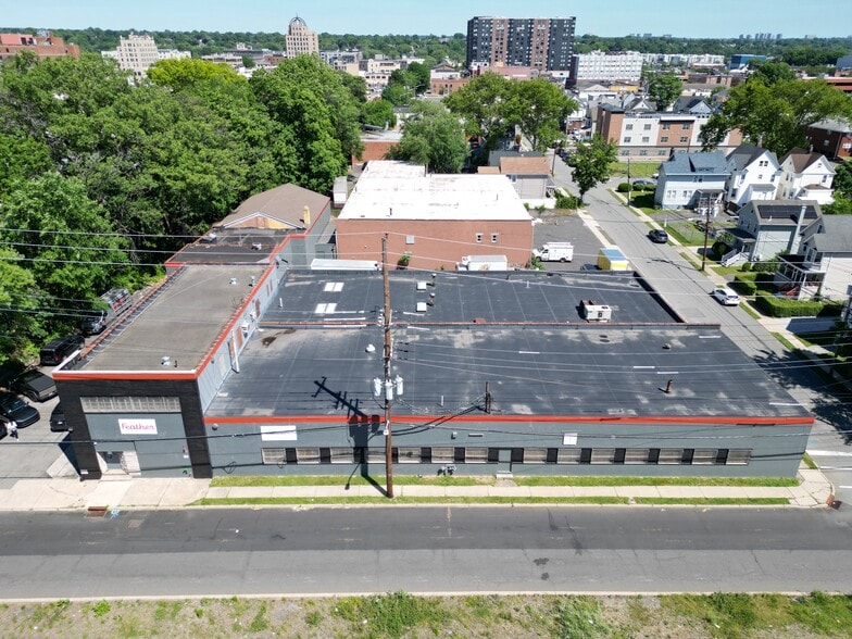 Primary Photo Of 200-204 Railroad Ave, Hackensack Warehouse For Sale