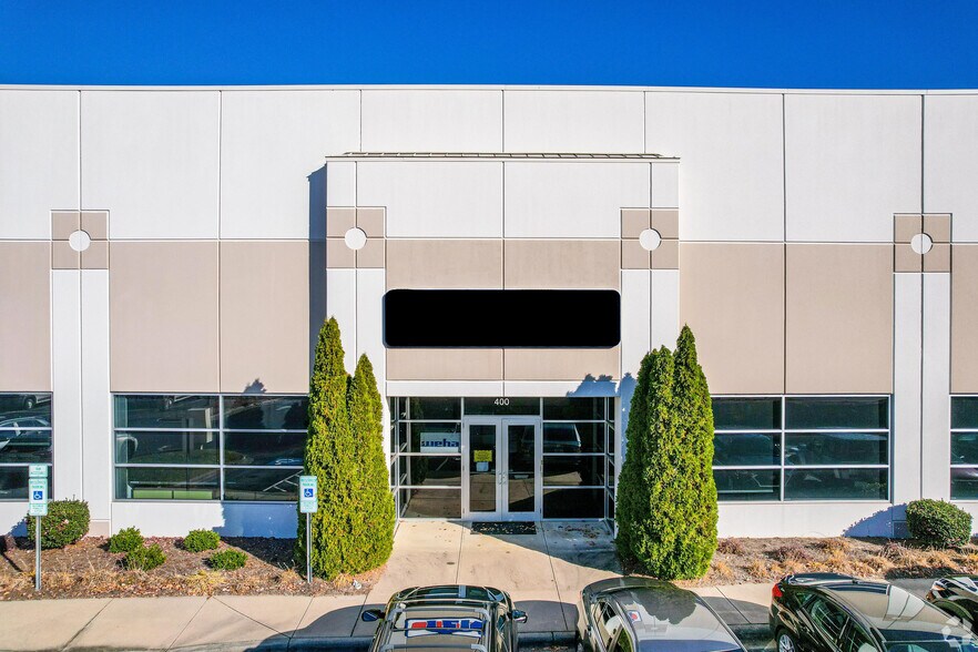 More Photos Of 7606 Whitehall Executive Dr, Charlotte Distribution For Lease