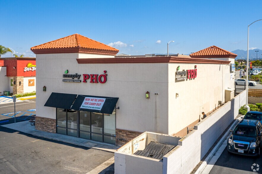 More Photos Of 23815-23831 El Toro Rd, Lake Forest Storefront For Lease