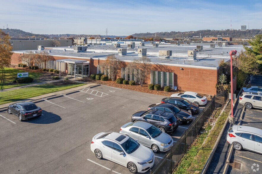 More Photos Of 925 Freeman Ave, Cincinnati Warehouse For Lease