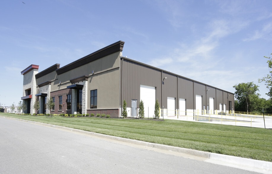 More Photos Of 683-695 N Lindenwood Dr, Olathe Distribution For Lease
