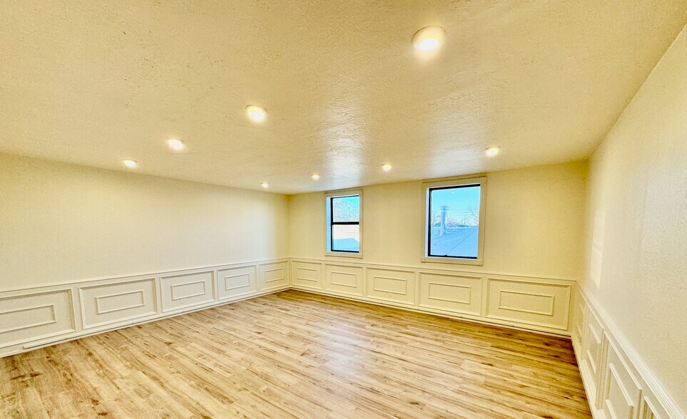 More Photos Of 422 E Main St, Norman Storefront Retail Residential For Lease