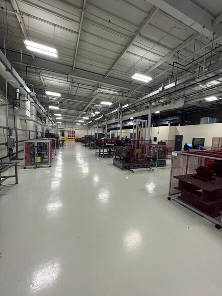 More Photos Of 449 Gardner St, South Beloit Manufacturing For Sale