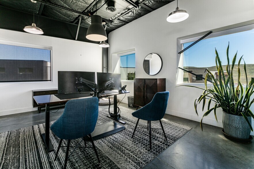 More Photos Of 4383 Forestdale Dr, Park City Warehouse For Lease