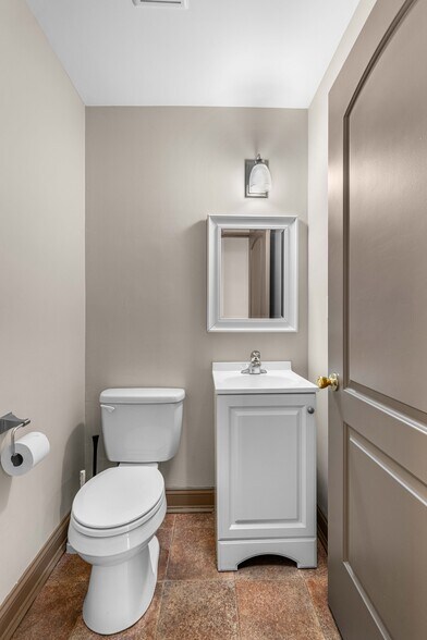 More Photos Of 2417 Silverside Rd, Wilmington Office For Sale