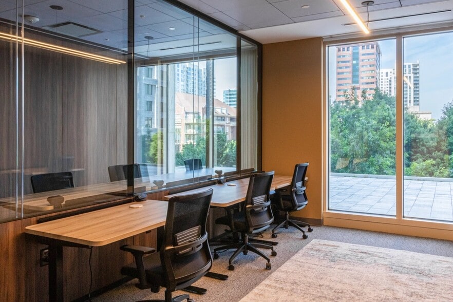 More Photos Of 999 Peachtree St Ne, Atlanta Office For Lease