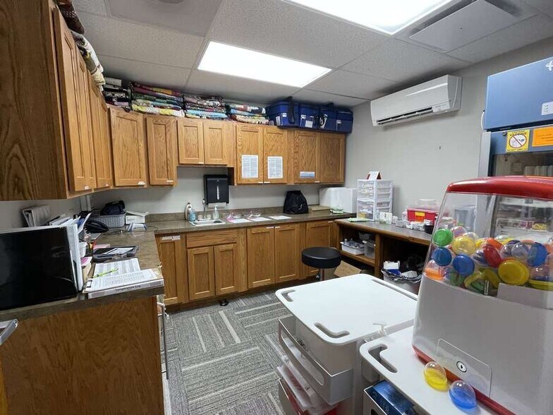 More Photos Of 934 I St, Burwell Medical For Sale