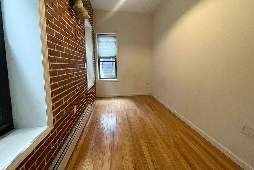 More Photos Of 109 Madison St, New York Apartments For Sale