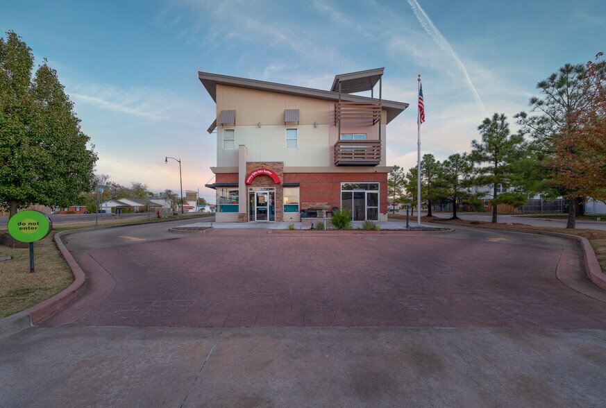 More Photos Of 2400 S Air Depot Blvd, Oklahoma City Storefront Retail Residential For Lease