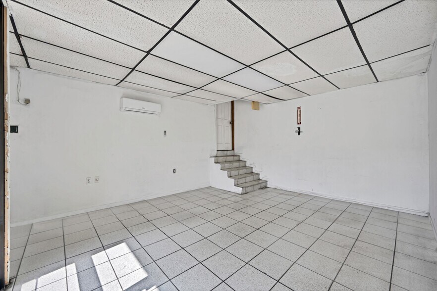 More Photos Of 5220 NW 72nd Ave, Miami Warehouse For Sale