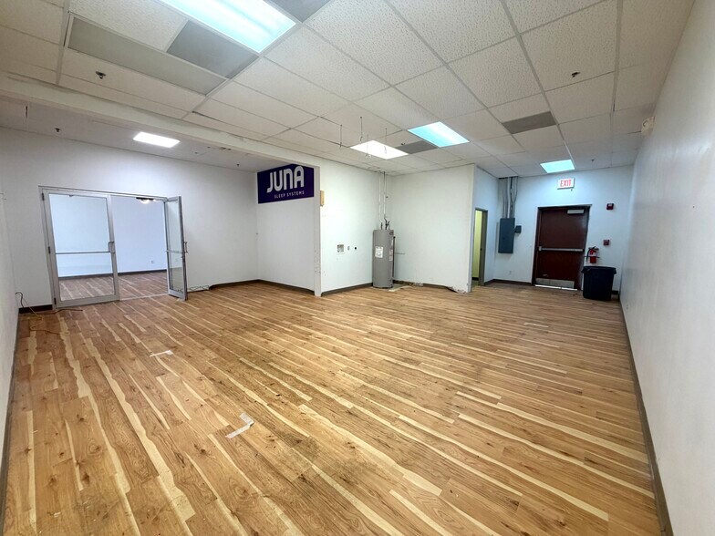 More Photos Of 1805 SE Delaware Ave, Ankeny General Retail For Lease