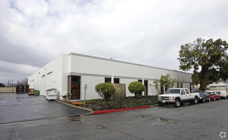 Primary Photo Of 684-688 E Gish Rd, San Jose Manufacturing For Lease