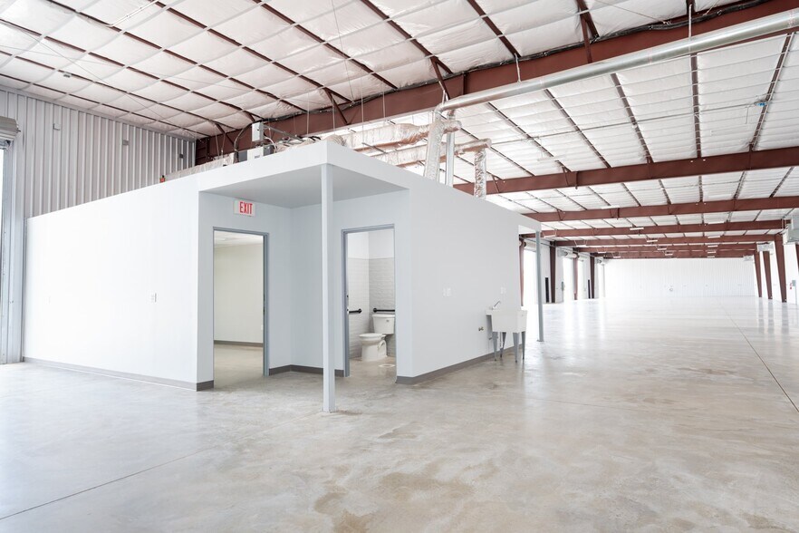 More Photos Of 1900 S Cranes Mill Rd, New Braunfels Unknown For Lease