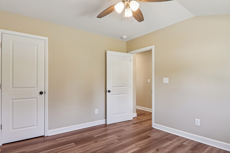 More Photos Of 111 W Crawford St, Landrum Flex For Sale